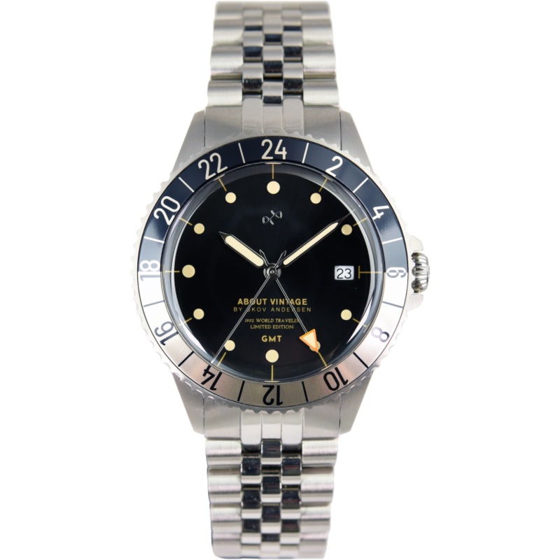 About Vintage 1982 GMT World Traveler (Pre-owned)