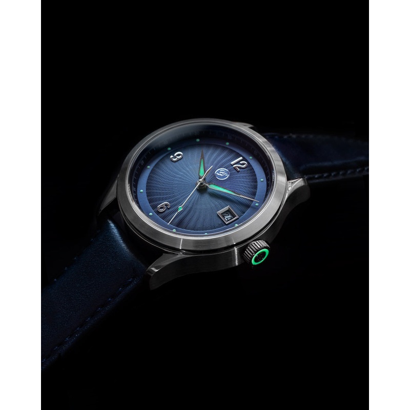 Loimu Midnight with a Watch Strap